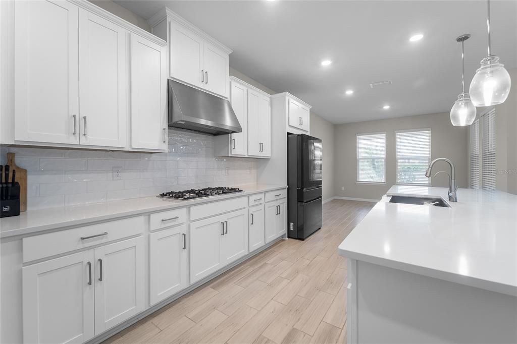 Activo con contrato: $654,000 (5 camas, 4 baños, 3461 Pies cuadrados)