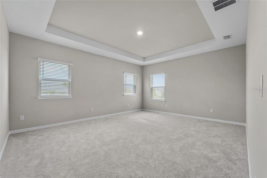 Activo con contrato: $654,000 (5 camas, 4 baños, 3461 Pies cuadrados)