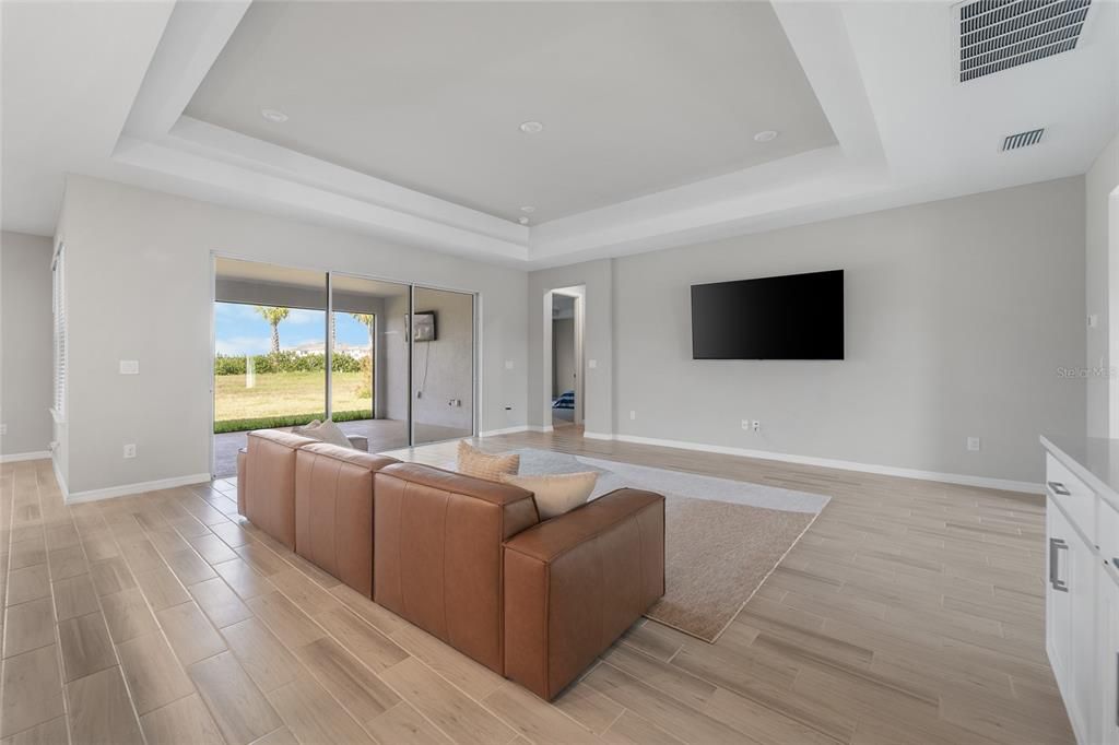 Activo con contrato: $654,000 (5 camas, 4 baños, 3461 Pies cuadrados)