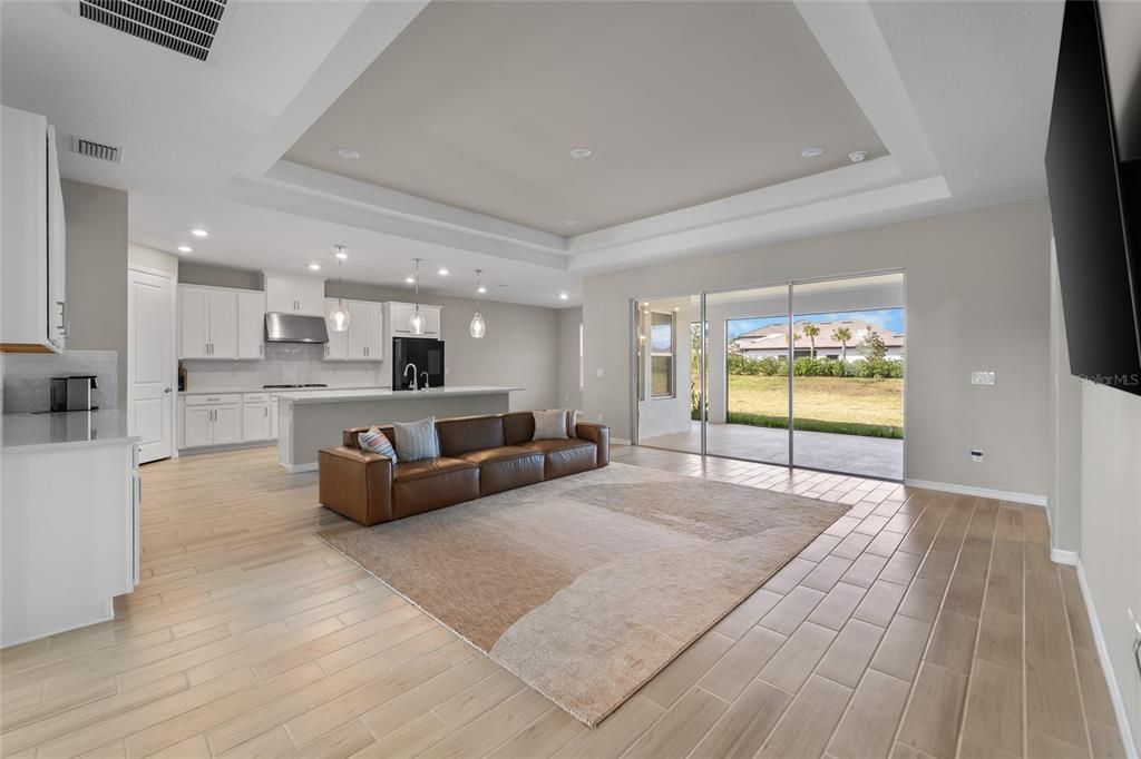 Activo con contrato: $654,000 (5 camas, 4 baños, 3461 Pies cuadrados)