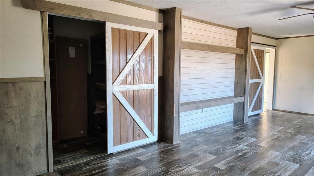 For Sale: $250,000 (4 beds, 2 baths, 2072 Square Feet)