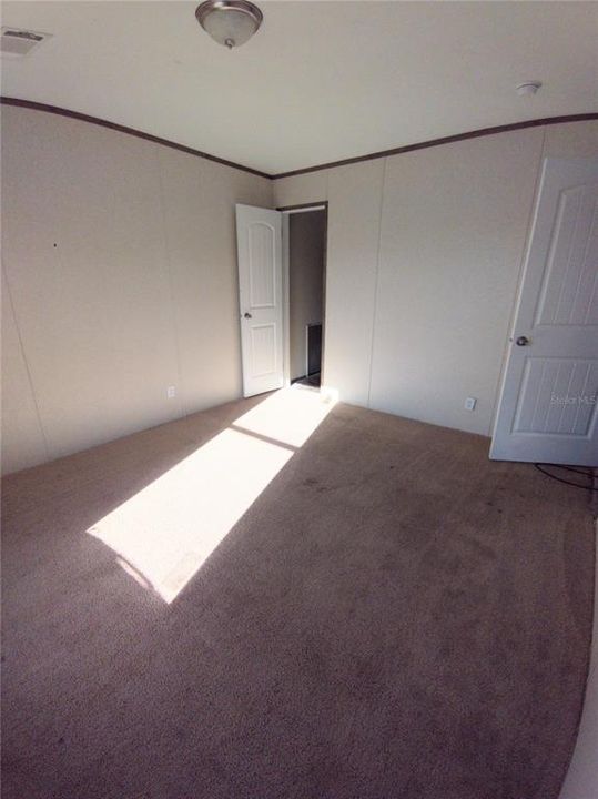 For Sale: $250,000 (4 beds, 2 baths, 2072 Square Feet)