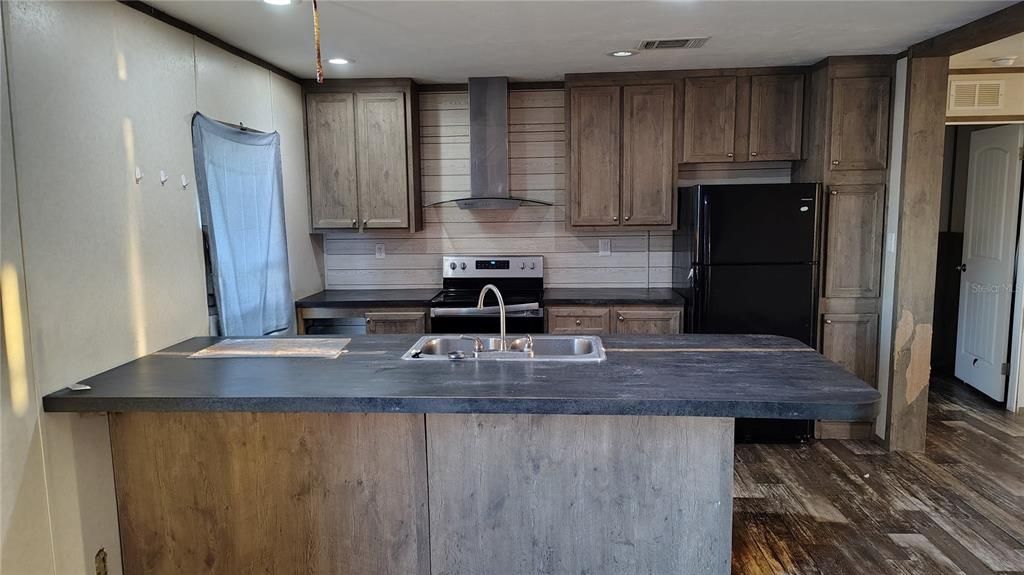 For Sale: $250,000 (4 beds, 2 baths, 2072 Square Feet)