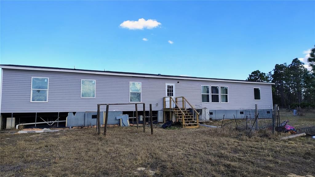 For Sale: $250,000 (4 beds, 2 baths, 2072 Square Feet)