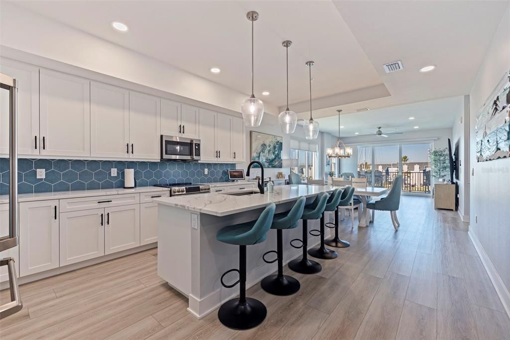 For Sale: $1,139,000 (3 beds, 3 baths, 1727 Square Feet)