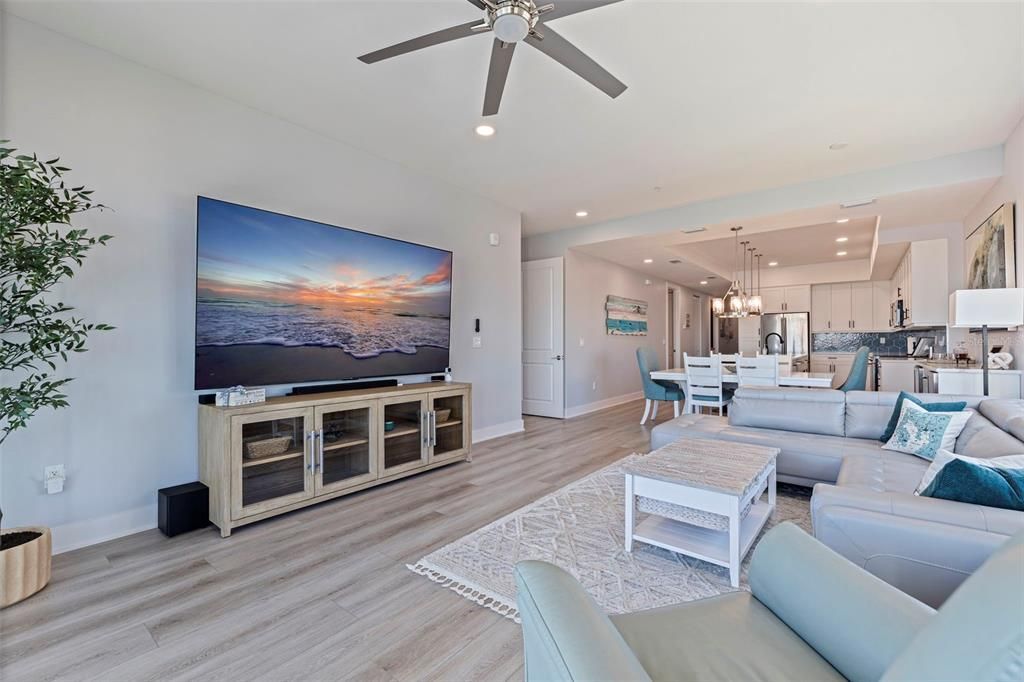 For Sale: $1,139,000 (3 beds, 3 baths, 1727 Square Feet)