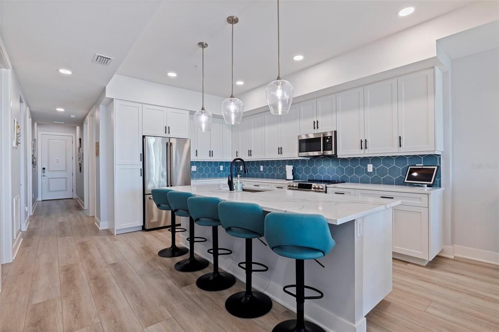 For Sale: $1,139,000 (3 beds, 3 baths, 1727 Square Feet)
