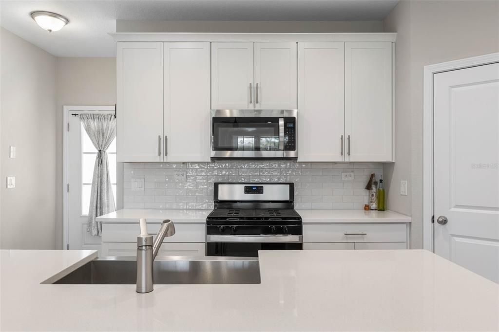 For Sale: $274,500 (2 beds, 2 baths, 1289 Square Feet)