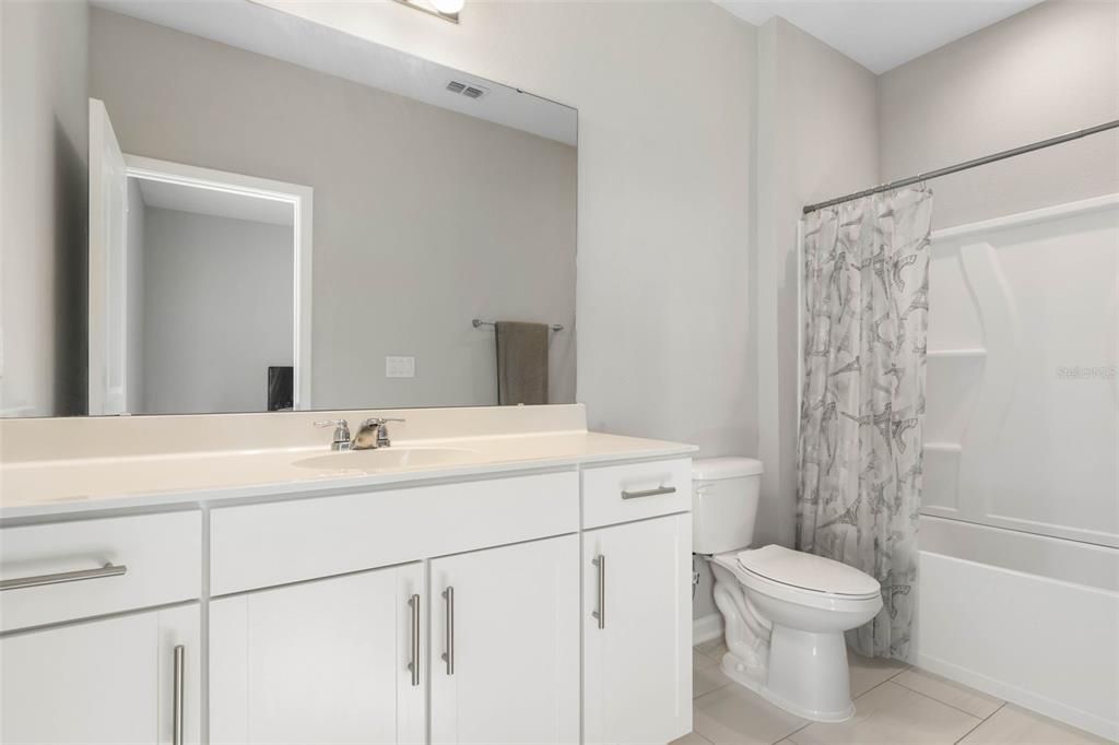 For Sale: $274,500 (2 beds, 2 baths, 1289 Square Feet)