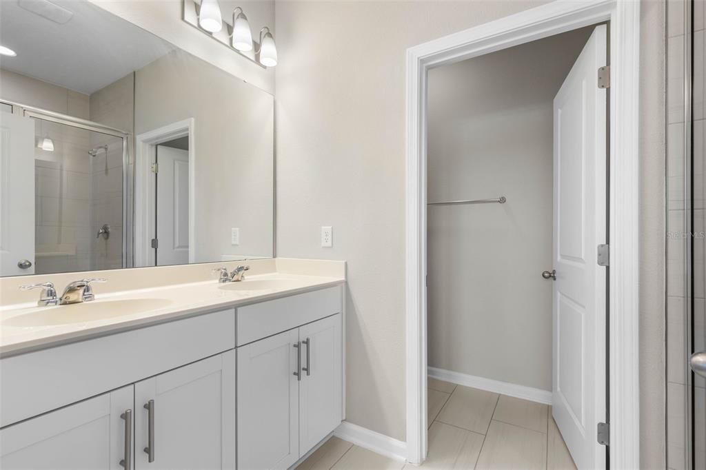 For Sale: $274,500 (2 beds, 2 baths, 1289 Square Feet)