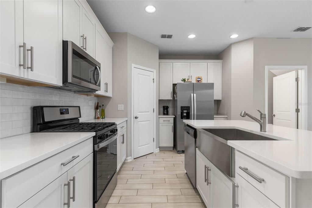 For Sale: $274,500 (2 beds, 2 baths, 1289 Square Feet)