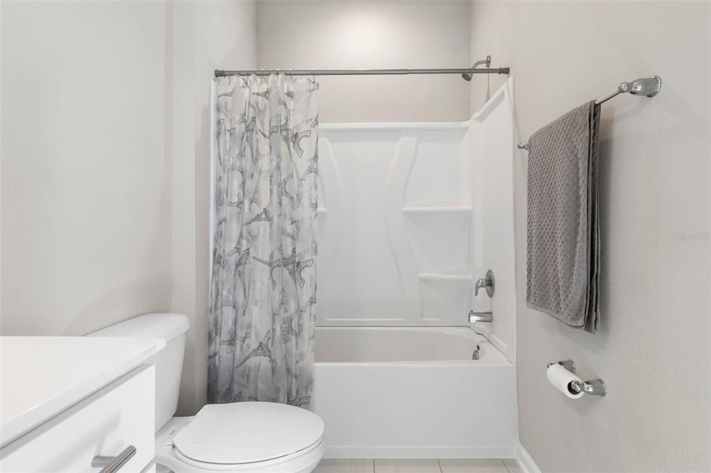 For Sale: $274,500 (2 beds, 2 baths, 1289 Square Feet)