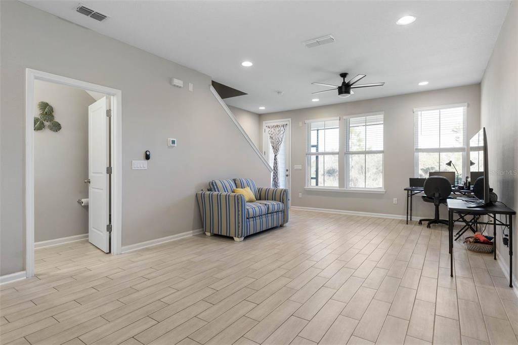 For Sale: $274,500 (2 beds, 2 baths, 1289 Square Feet)