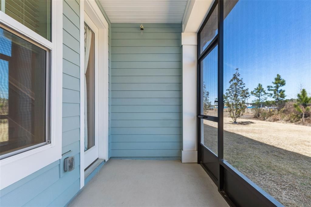 For Sale: $274,500 (2 beds, 2 baths, 1289 Square Feet)