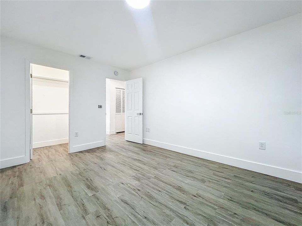 Active With Contract: $149,900 (3 beds, 2 baths, 1272 Square Feet)