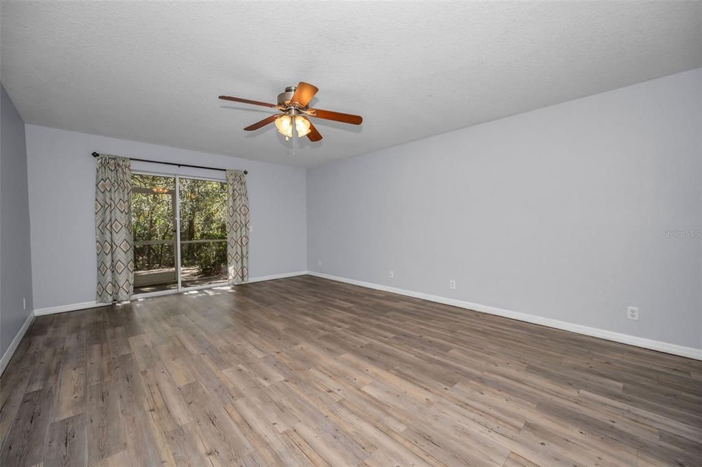 Active With Contract: $255,000 (2 beds, 2 baths, 1680 Square Feet)
