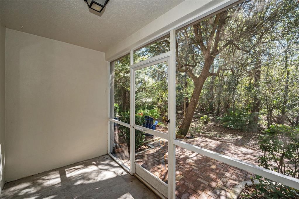 Active With Contract: $255,000 (2 beds, 2 baths, 1680 Square Feet)