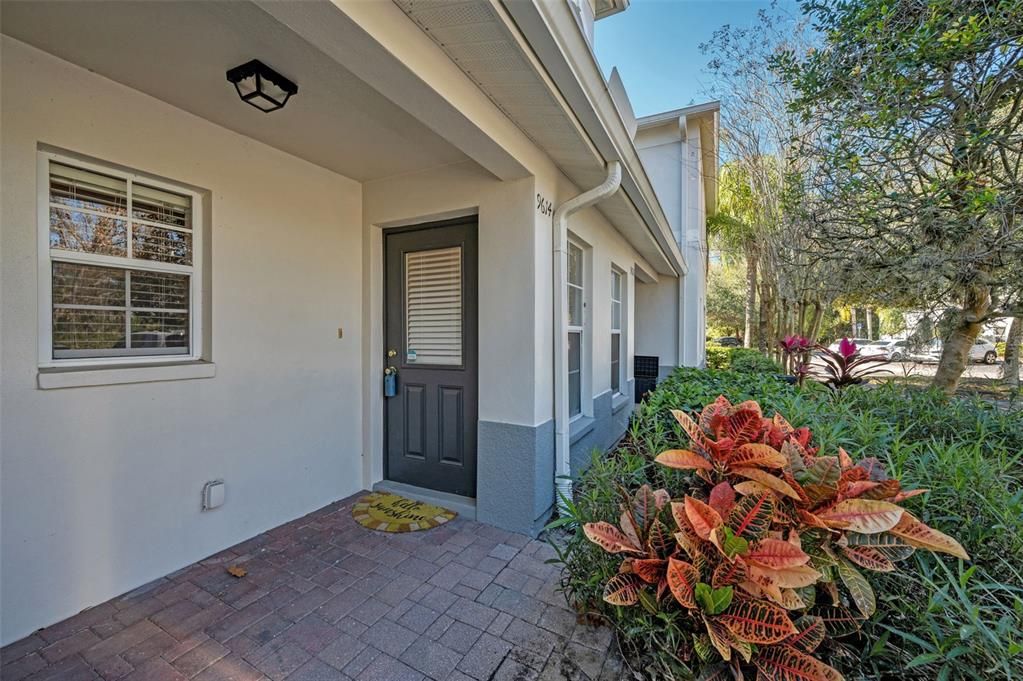 Active With Contract: $255,000 (2 beds, 2 baths, 1680 Square Feet)