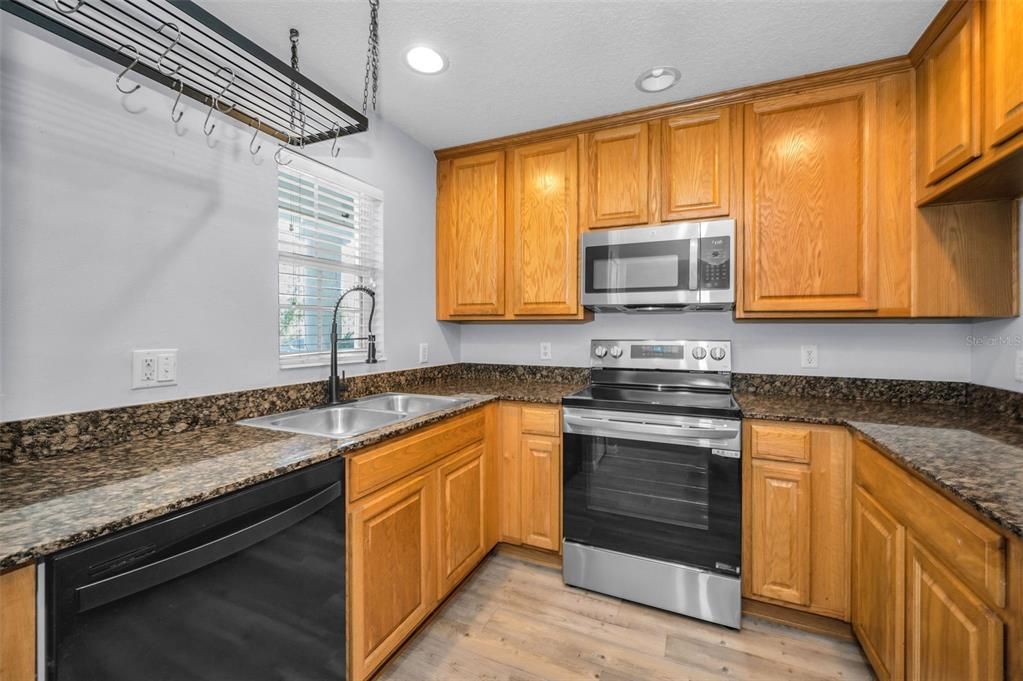 Active With Contract: $255,000 (2 beds, 2 baths, 1680 Square Feet)