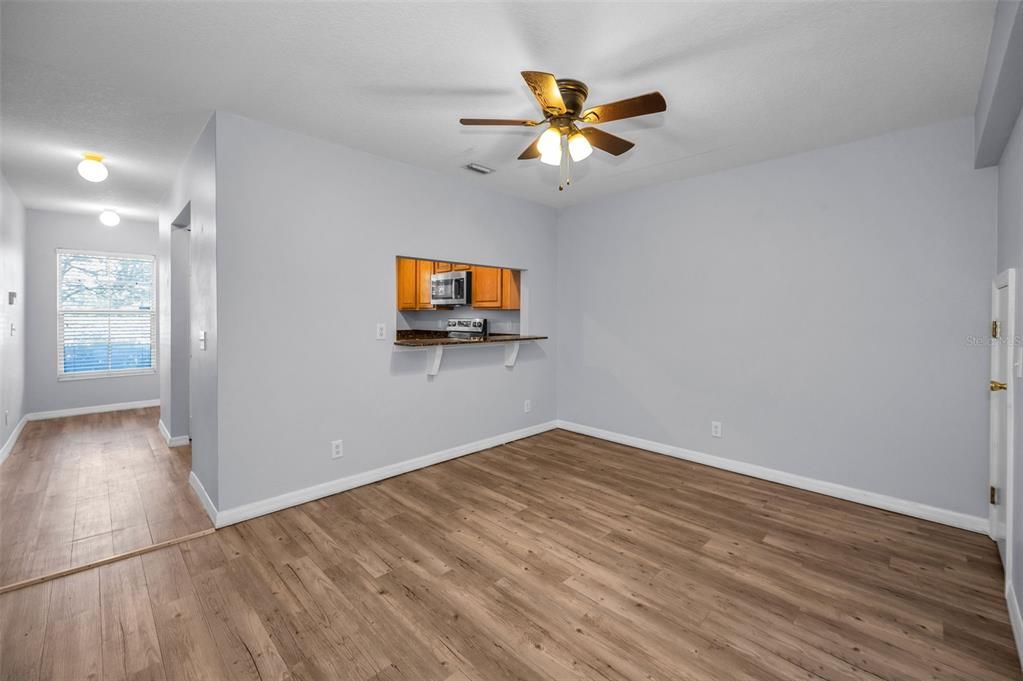 Active With Contract: $255,000 (2 beds, 2 baths, 1680 Square Feet)