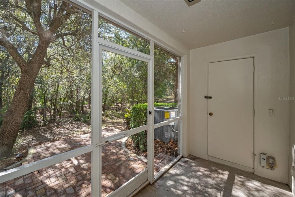 Active With Contract: $255,000 (2 beds, 2 baths, 1680 Square Feet)