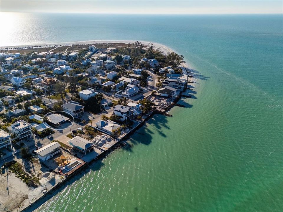 合同活跃: $1,949,000 (4 贝兹, 4 浴室, 1904 平方英尺)