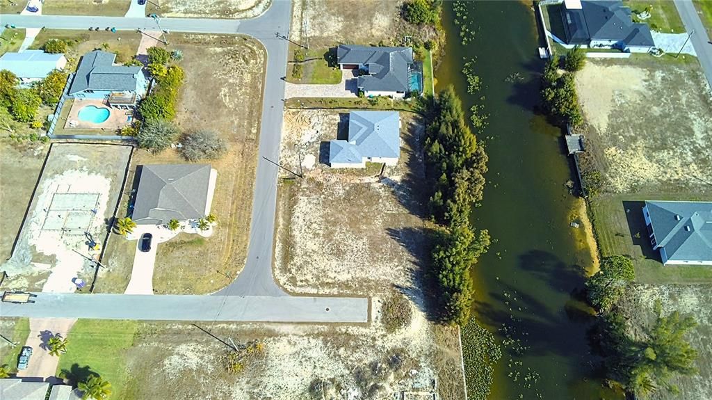 На продажу: $79,999 (0.27 acres)