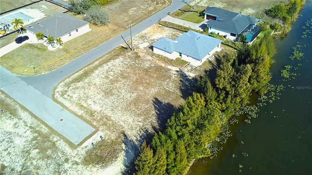 На продажу: $79,999 (0.27 acres)