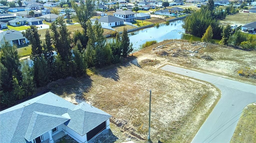На продажу: $79,999 (0.27 acres)