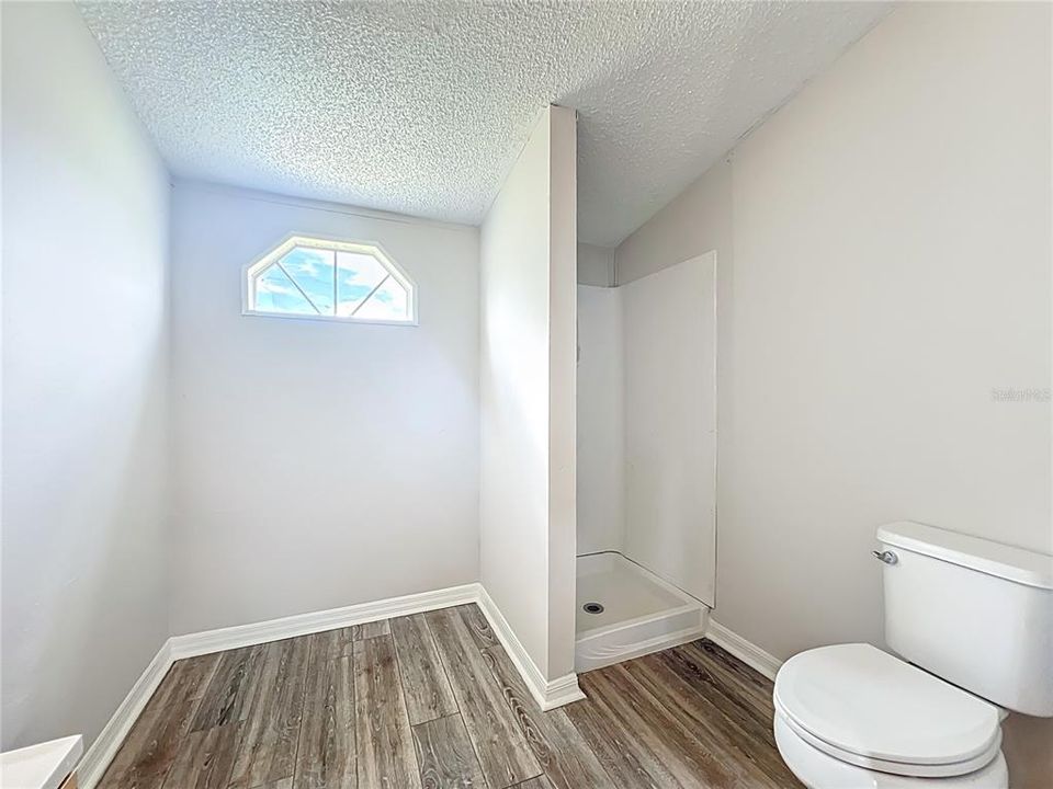 For Sale: $222,000 (3 beds, 2 baths, 1215 Square Feet)