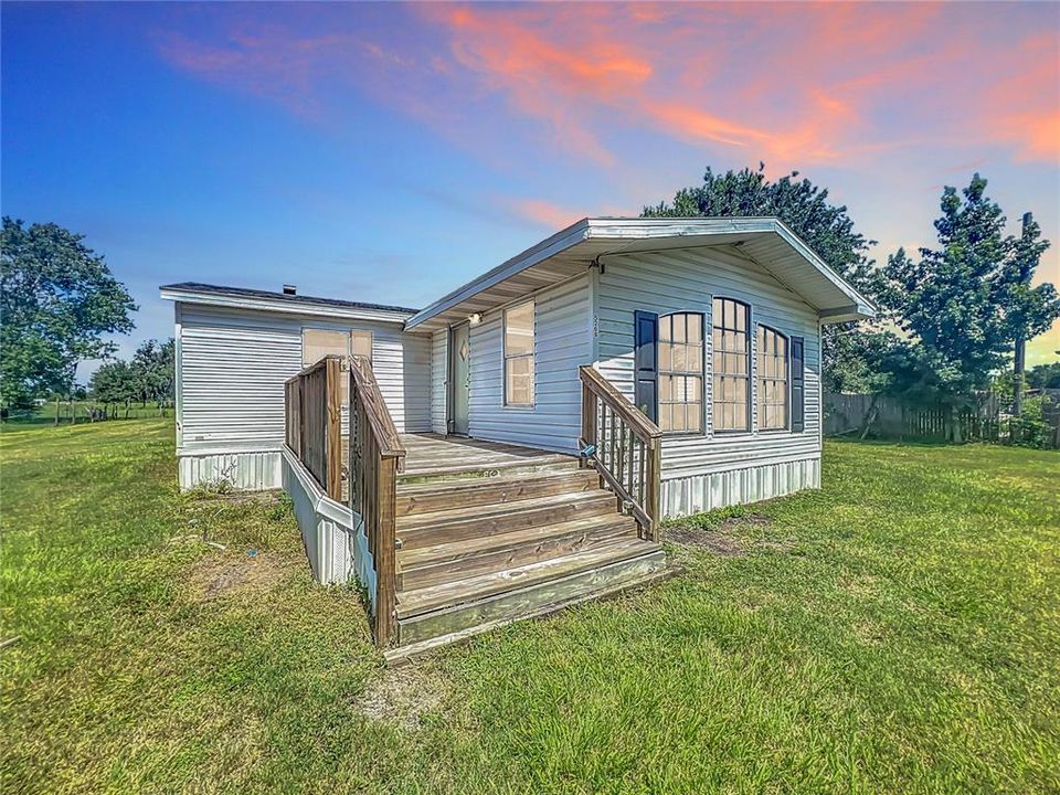 For Sale: $222,000 (3 beds, 2 baths, 1215 Square Feet)