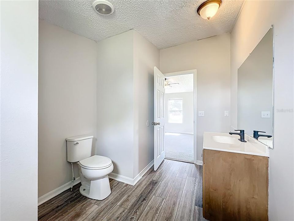For Sale: $222,000 (3 beds, 2 baths, 1215 Square Feet)