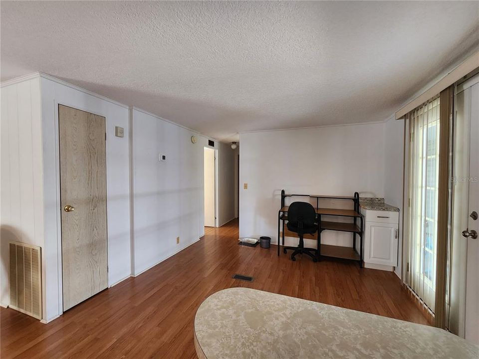 На продажу: $99,500 (2 спален, 2 ванн, 1176 Квадратных фут)
