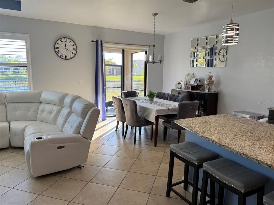 En Renta: $2,950 (4 camas, 2 baños, 2856 Pies cuadrados)