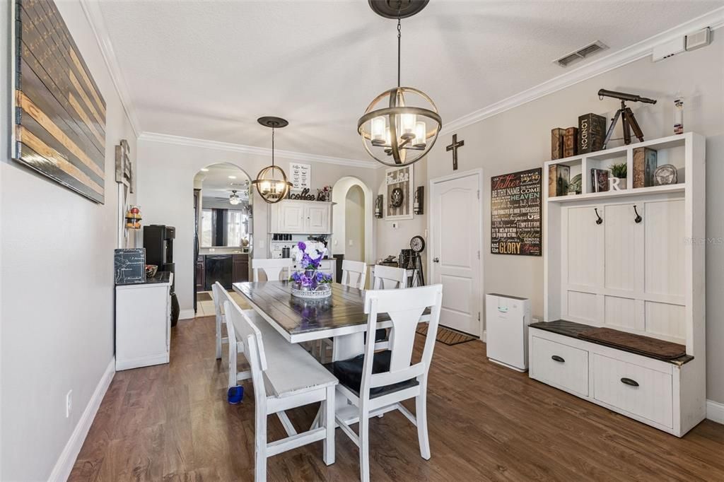 For Sale: $305,000 (3 beds, 2 baths, 1509 Square Feet)