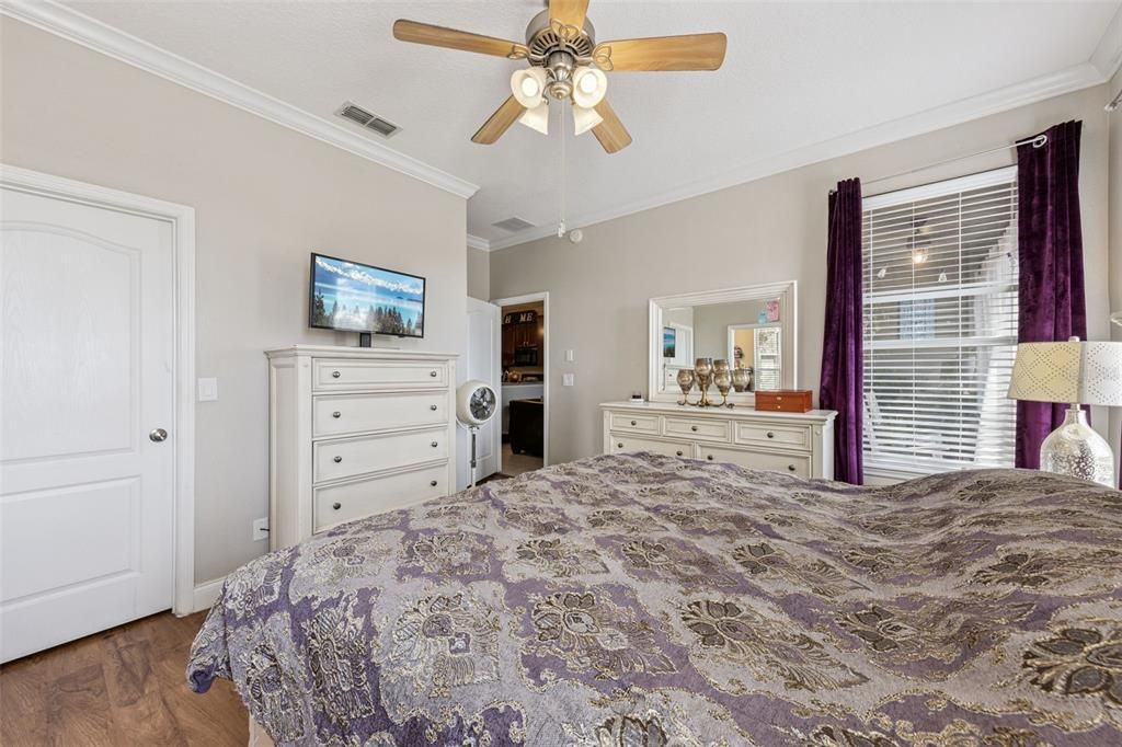 For Sale: $305,000 (3 beds, 2 baths, 1509 Square Feet)