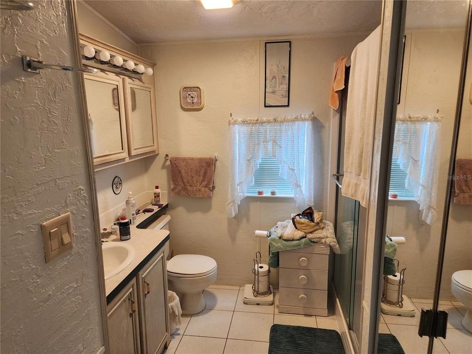 Active With Contract: $190,000 (2 beds, 2 baths, 1000 Square Feet)