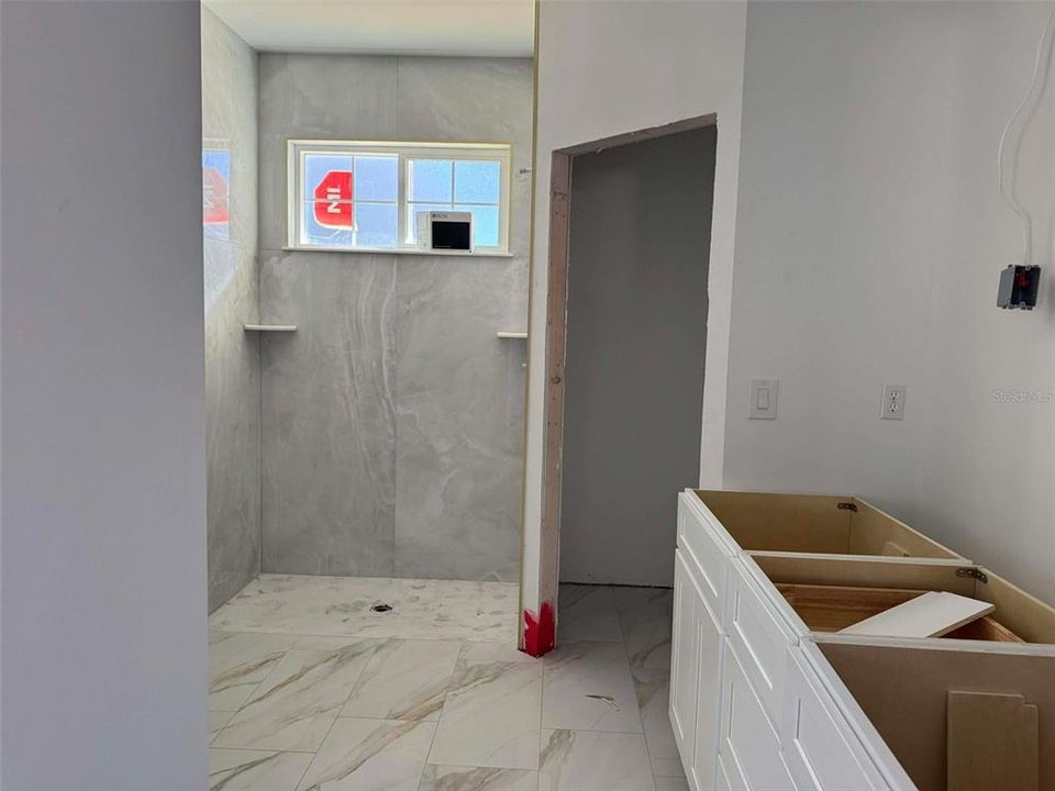 На продажу: $299,900 (3 спален, 2 ванн, 1372 Квадратных фут)