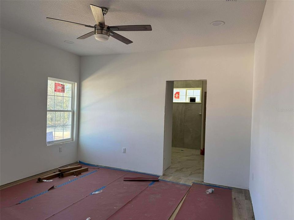 На продажу: $299,900 (3 спален, 2 ванн, 1372 Квадратных фут)