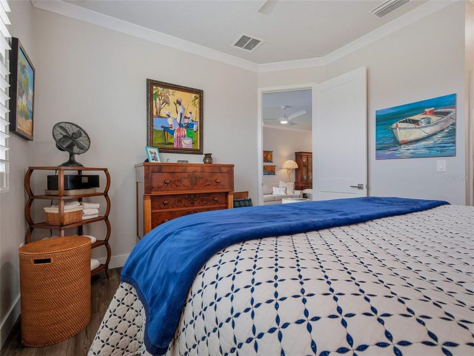 Activo con contrato: $565,000 (4 camas, 3 baños, 2092 Pies cuadrados)