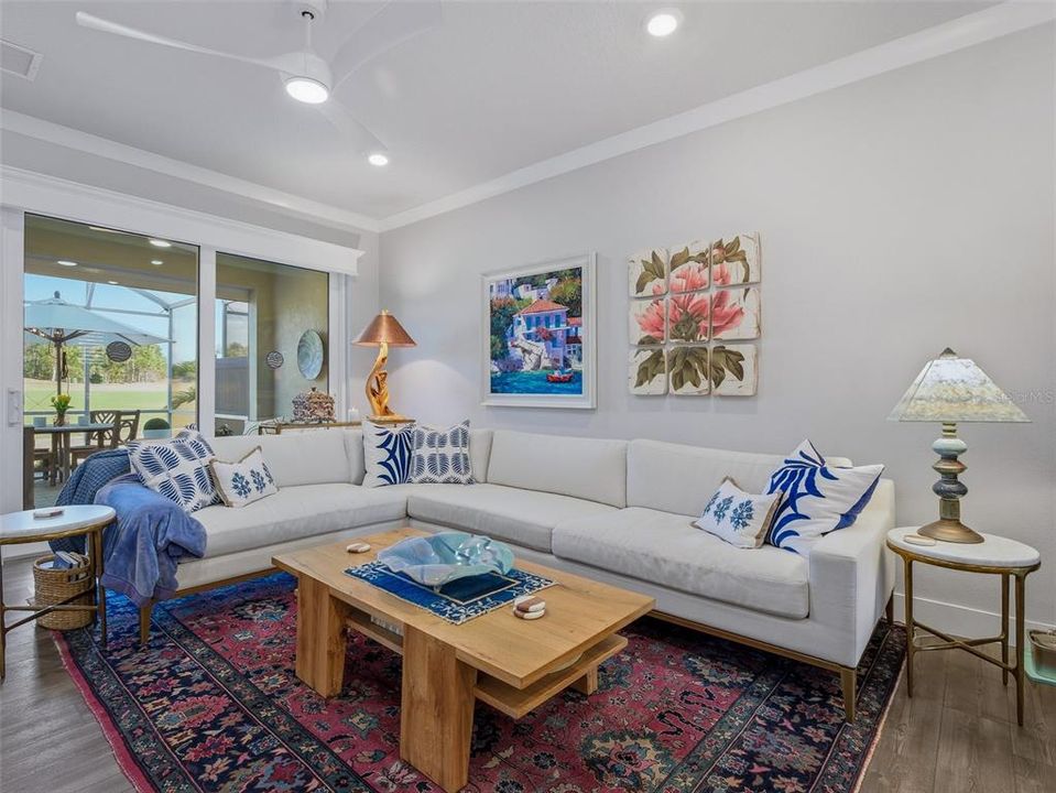 Activo con contrato: $565,000 (4 camas, 3 baños, 2092 Pies cuadrados)