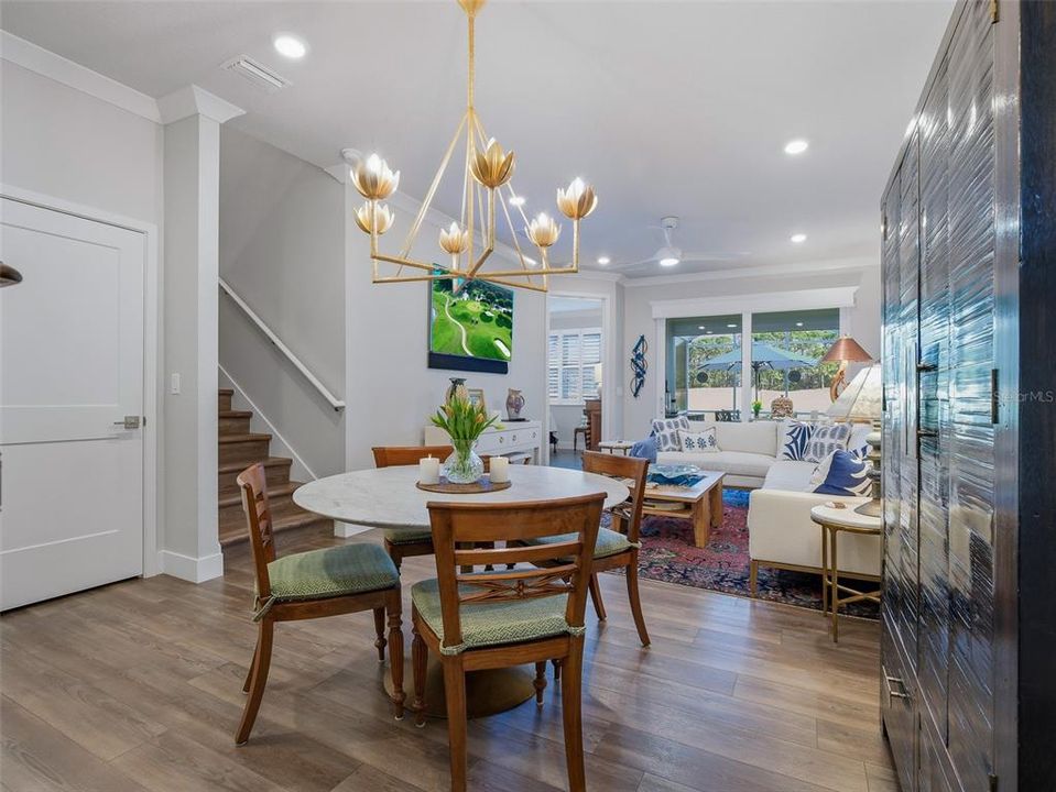 Activo con contrato: $565,000 (4 camas, 3 baños, 2092 Pies cuadrados)