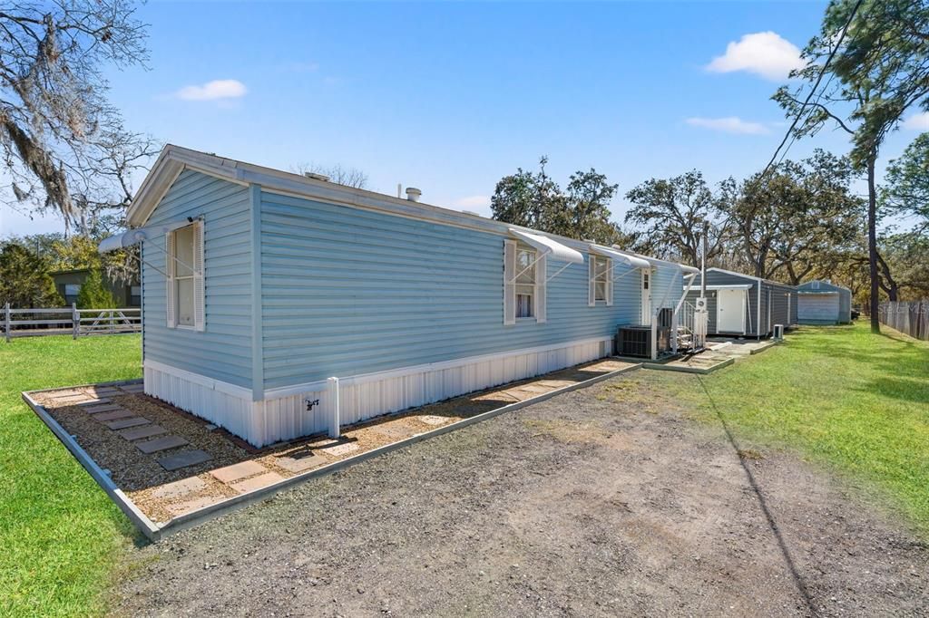 Active With Contract: $259,000 (2 beds, 2 baths, 728 Square Feet)