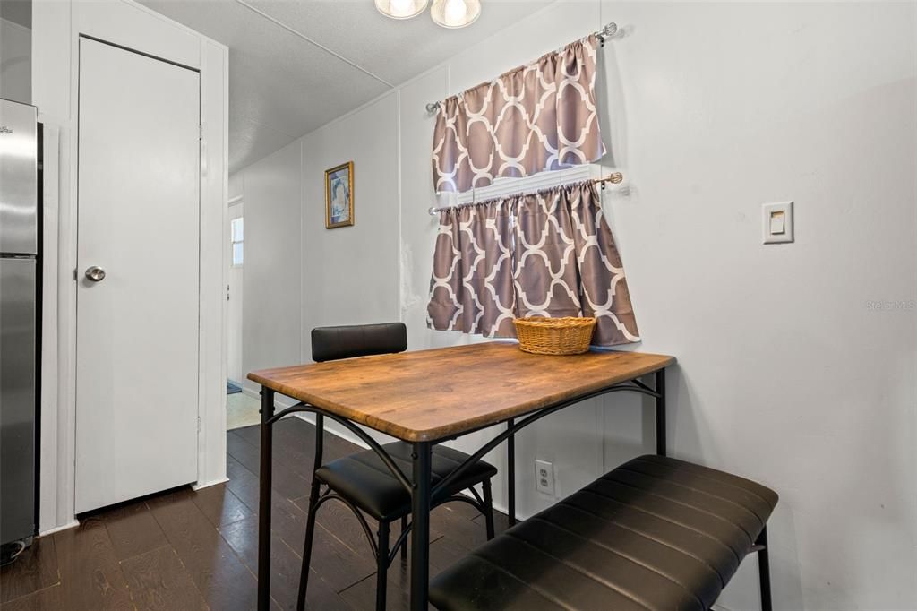 Active With Contract: $259,000 (2 beds, 2 baths, 728 Square Feet)