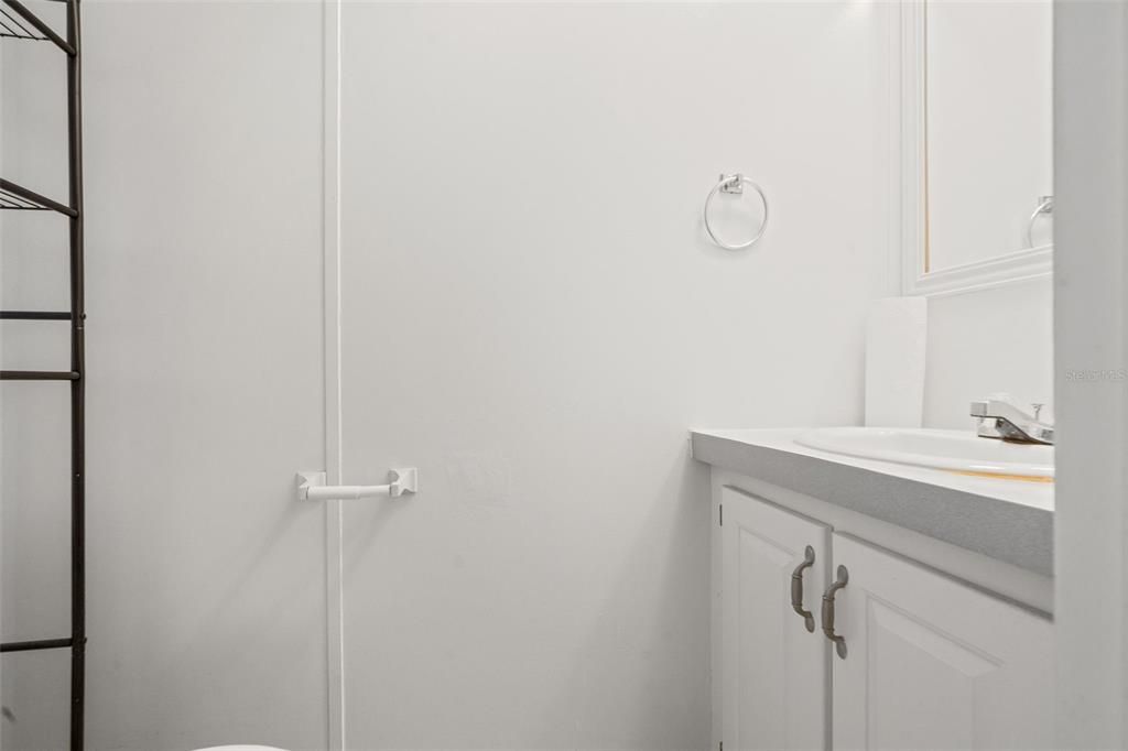 Active With Contract: $259,000 (2 beds, 2 baths, 728 Square Feet)