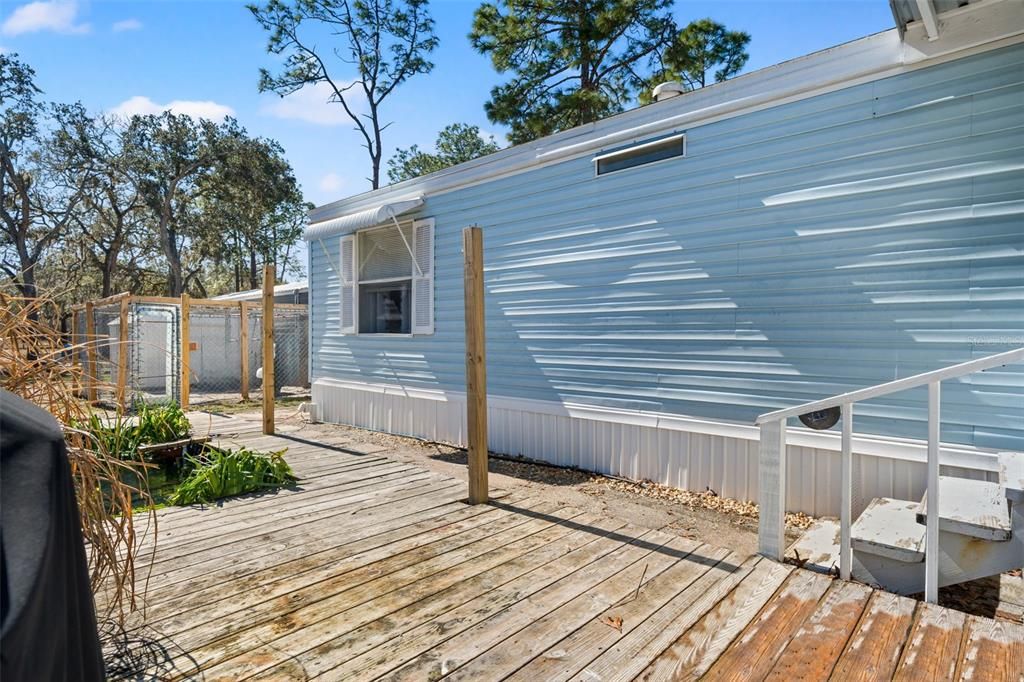 Active With Contract: $259,000 (2 beds, 2 baths, 728 Square Feet)