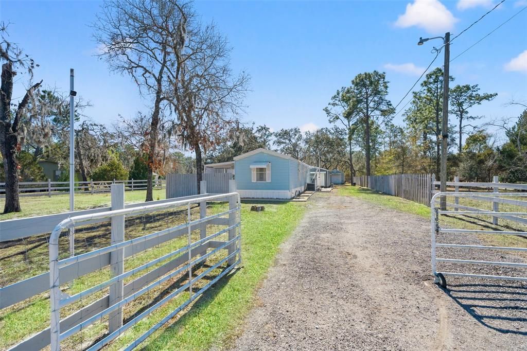 Active With Contract: $259,000 (2 beds, 2 baths, 728 Square Feet)