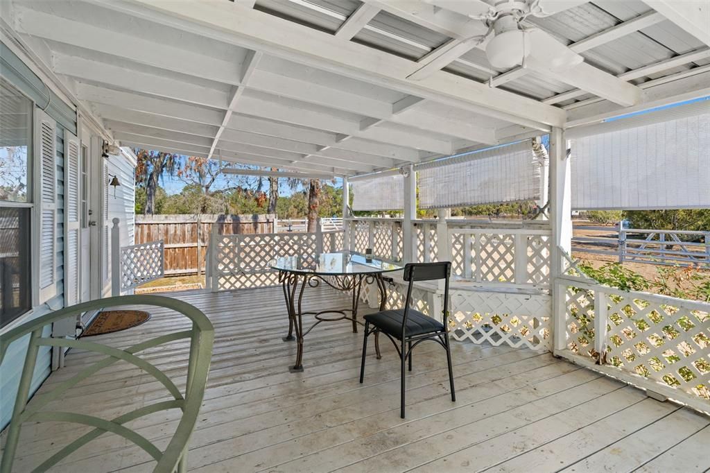 Active With Contract: $259,000 (2 beds, 2 baths, 728 Square Feet)