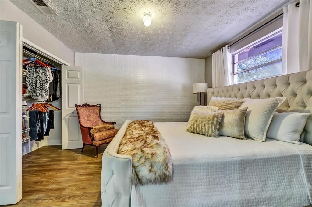 En Venta: $420,000 (3 camas, 2 baños, 2231 Pies cuadrados)