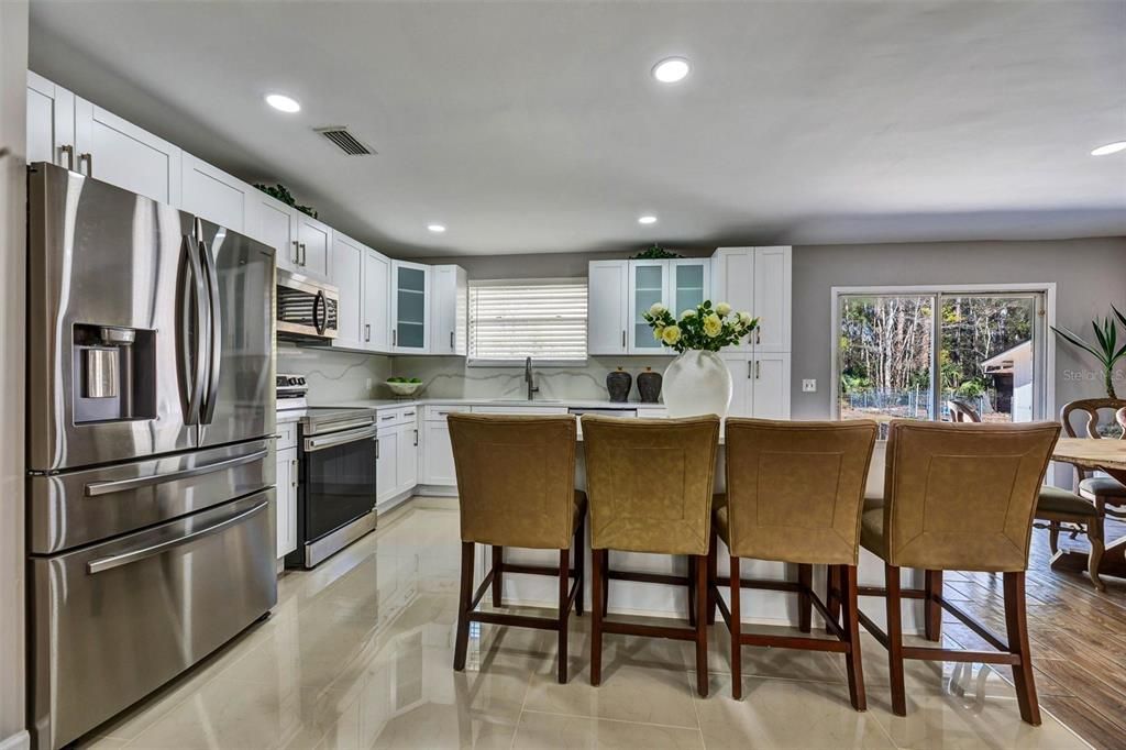 En Venta: $420,000 (3 camas, 2 baños, 2231 Pies cuadrados)